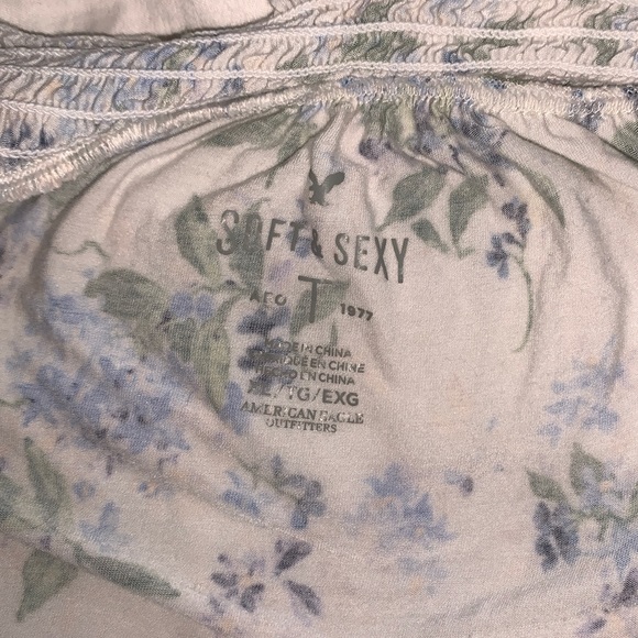 American Eagle Floral Top - Picture 4 of 4